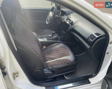 Джилі Emgrand 8 (EC8), об'ємом двигуна 2.38 л та пробігом 270 тис. км за 4999 $, фото 5 на Automoto.ua