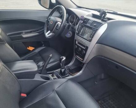 Білий Джилі Емгранд Х7, об'ємом двигуна 2 л та пробігом 105 тис. км за 5200 $, фото 9 на Automoto.ua