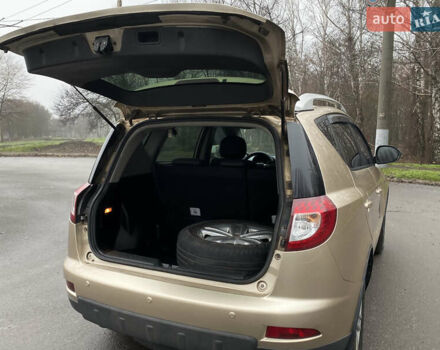 Желтый Джили Эмгранд Х7, объемом двигателя 1.8 л и пробегом 145 тыс. км за 5500 $, фото 13 на Automoto.ua