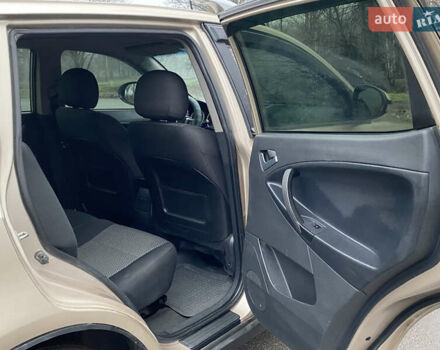 Желтый Джили Эмгранд Х7, объемом двигателя 1.8 л и пробегом 145 тыс. км за 5500 $, фото 9 на Automoto.ua