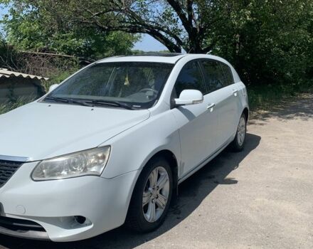 Белый Джили Эмгранд, объемом двигателя 1.8 л и пробегом 112 тыс. км за 3200 $, фото 3 на Automoto.ua