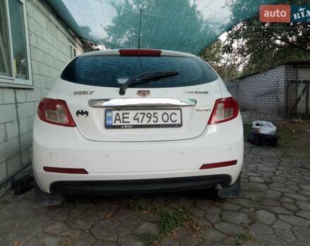 Белый Джили Эмгранд, объемом двигателя 1.79 л и пробегом 156 тыс. км за 4500 $, фото 12 на Automoto.ua