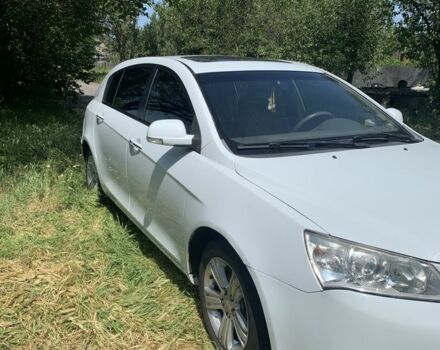 Белый Джили Эмгранд, объемом двигателя 1.8 л и пробегом 112 тыс. км за 3200 $, фото 2 на Automoto.ua