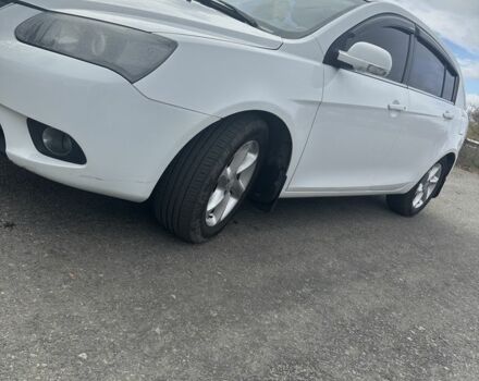 Белый Джили Эмгранд, объемом двигателя 1.8 л и пробегом 107 тыс. км за 4999 $, фото 1 на Automoto.ua