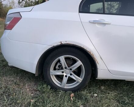 Белый Джили Эмгранд, объемом двигателя 1.8 л и пробегом 170 тыс. км за 3000 $, фото 4 на Automoto.ua