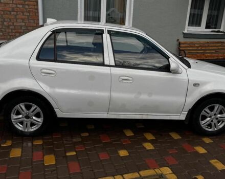 Белый Джили Эмгранд, объемом двигателя 1.5 л и пробегом 106 тыс. км за 1500 $, фото 7 на Automoto.ua