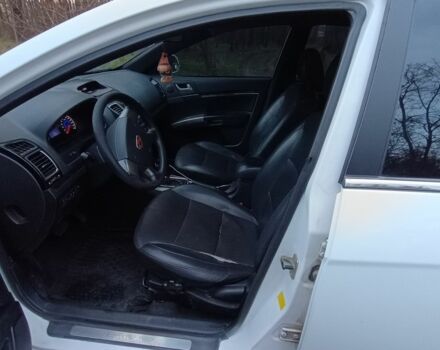 Білий Джилі Емгранд, об'ємом двигуна 1.8 л та пробігом 219 тис. км за 4200 $, фото 4 на Automoto.ua