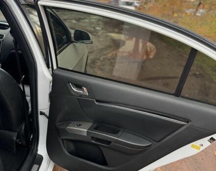 Джили Эмгранд 2013 в Кривом Роге на Automoto.ua Белый Джили Эмгранд, объемом двигателя 1.8 л и пробегом 234 тыс. км за 4000 $, фото 21 на Automoto.ua