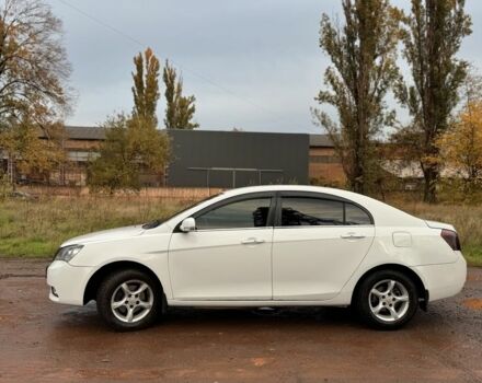 Джили Эмгранд 2013 в Кривом Роге на Automoto.ua Белый Джили Эмгранд, объемом двигателя 1.8 л и пробегом 234 тыс. км за 4000 $, фото 2 на Automoto.ua