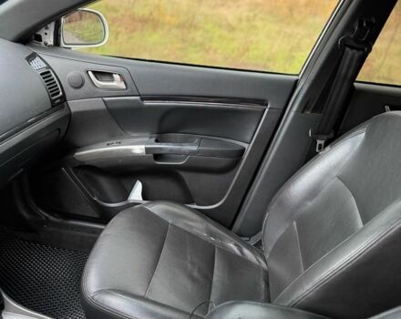 Джили Эмгранд 2013 в Кривом Роге на Automoto.ua Белый Джили Эмгранд, объемом двигателя 1.8 л и пробегом 234 тыс. км за 4000 $, фото 17 на Automoto.ua