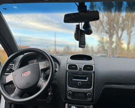 Джили Эмгранд 2013 в Кривом Роге на Automoto.ua Белый Джили Эмгранд, объемом двигателя 1.8 л и пробегом 234 тыс. км за 4000 $, фото 20 на Automoto.ua