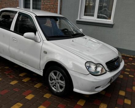 Белый Джили Эмгранд, объемом двигателя 1.5 л и пробегом 106 тыс. км за 1500 $, фото 1 на Automoto.ua