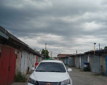 Білий Джилі Емгранд, об'ємом двигуна 1.8 л та пробігом 190 тис. км за 5300 $, фото 3 на Automoto.ua