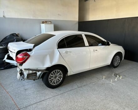 Білий Джилі Емгранд, об'ємом двигуна 1.5 л та пробігом 96 тис. км за 4300 $, фото 2 на Automoto.ua