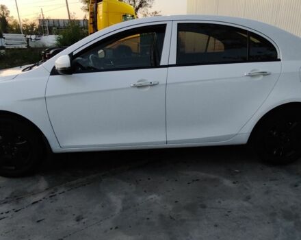 Белый Джили Эмгранд, объемом двигателя 1.5 л и пробегом 60 тыс. км за 8000 $, фото 3 на Automoto.ua