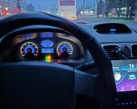 Белый Джили Эмгранд, объемом двигателя 1.8 л и пробегом 2 тыс. км за 4000 $, фото 4 на Automoto.ua