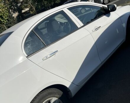 Белый Джили Эмгранд, объемом двигателя 1.5 л и пробегом 110 тыс. км за 5000 $, фото 3 на Automoto.ua