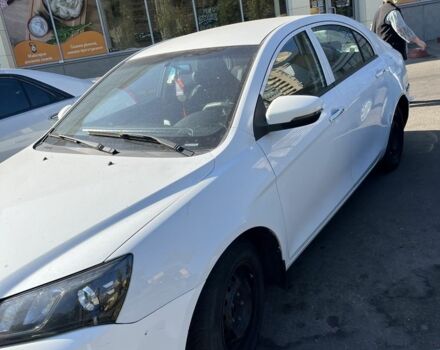 Белый Джили Эмгранд, объемом двигателя 1.5 л и пробегом 110 тыс. км за 5000 $, фото 1 на Automoto.ua