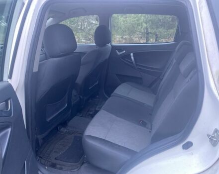 Белый Джили Эмгранд, объемом двигателя 2 л и пробегом 180 тыс. км за 2800 $, фото 5 на Automoto.ua