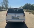 Джили Эмгранд 2014 в Запорожье на Automoto.ua Белый Джили Эмгранд, объемом двигателя 2.4 л и пробегом 125 тыс. км за 6100 $, фото 4 на Automoto.ua