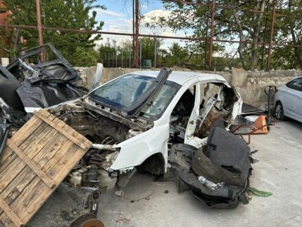 Джили Эмгранд 2012 в Киеве на Automoto.ua Белый Джили Эмгранд, объемом двигателя 1.8 л и пробегом 250 тыс. км за 450 $, фото 1 на Automoto.ua