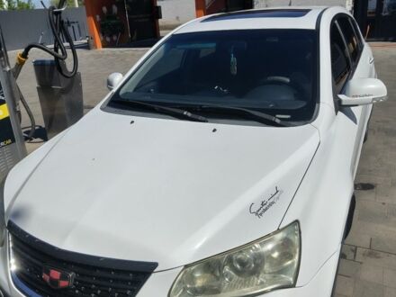 Джили Эмгранд 2012 в Павлограде на Automoto.ua Белый Джили Эмгранд, объемом двигателя 1.8 л и пробегом 220 тыс. км за 4000 $, фото 1 на Automoto.ua