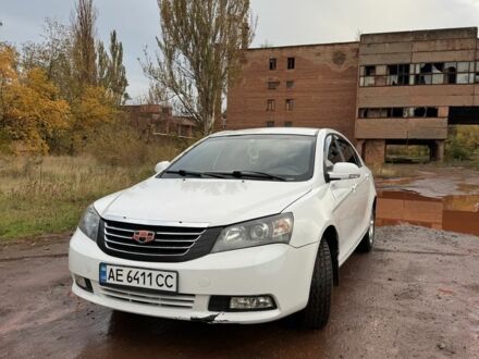 Джили Эмгранд 2013 в Кривом Роге на Automoto.ua Белый Джили Эмгранд, объемом двигателя 1.8 л и пробегом 234 тыс. км за 4000 $, фото 1 на Automoto.ua