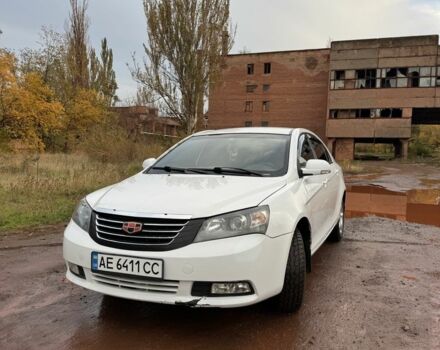 Джилі Емгранд 2013 у Кривому Розі на Automoto.ua Білий Джилі Емгранд, об'ємом двигуна 1.8 л та пробігом 234 тис. км за 4000 $, фото 1 на Automoto.ua