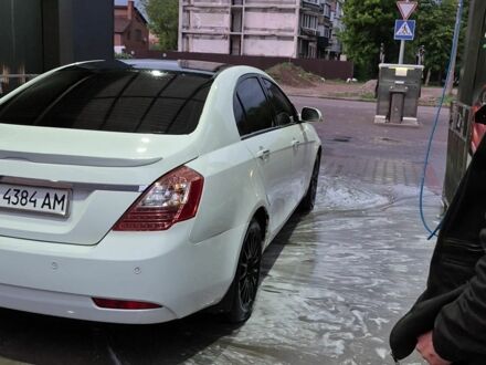 Білий Джилі Емгранд, об'ємом двигуна 1.8 л та пробігом 2 тис. км за 4000 $, фото 1 на Automoto.ua