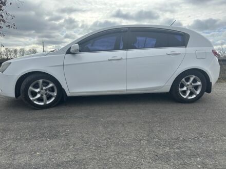 Джили Эмгранд 2013 в Каменское - Днепродзержинск на Automoto.ua Белый Джили Эмгранд, объемом двигателя 1.8 л и пробегом 107 тыс. км за 4999 $, фото 1 на Automoto.ua