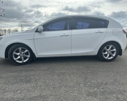 Белый Джили Эмгранд, объемом двигателя 1.8 л и пробегом 107 тыс. км за 4999 $, фото 1 на Automoto.ua