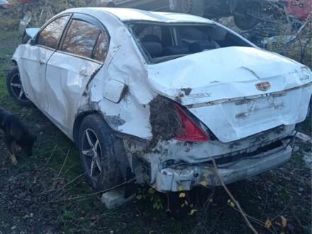 Белый Джили Эмгранд, объемом двигателя 1.5 л и пробегом 200 тыс. км за 800 $, фото 1 на Automoto.ua