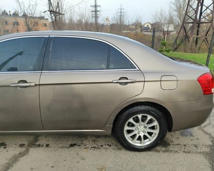 Коричневий Джилі Емгранд, об'ємом двигуна 2 л та пробігом 170 тис. км за 3800 $, фото 2 на Automoto.ua