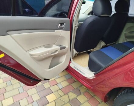 Джилі Емгранд 2012 у Запоріжжя на Automoto.ua Червоний Джилі Емгранд, об'ємом двигуна 1.8 л та пробігом 185 тис. км за 3750 $, фото 19 на Automoto.ua