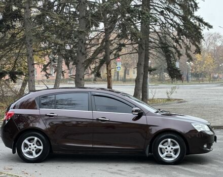 Красный Джили Эмгранд, объемом двигателя 1.8 л и пробегом 81 тыс. км за 4500 $, фото 3 на Automoto.ua