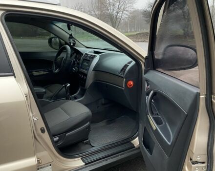 Желтый Джили Эмгранд, объемом двигателя 1.8 л и пробегом 145 тыс. км за 5500 $, фото 10 на Automoto.ua