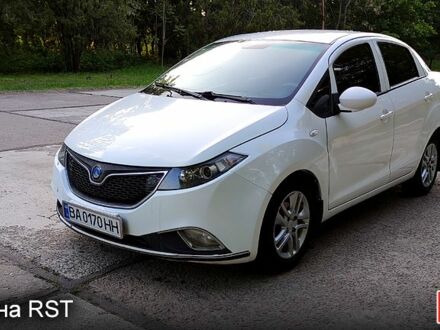 Білий Джилі ГЦ5, об'ємом двигуна 1.5 л та пробігом 200 тис. км за 3800 $, фото 1 на Automoto.ua