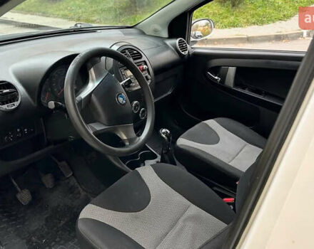 Білий Джилі ГХ2, об'ємом двигуна 1.34 л та пробігом 186 тис. км за 2800 $, фото 7 на Automoto.ua