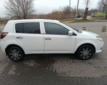 Белый Джили МК Кросс, объемом двигателя 1.5 л и пробегом 170 тыс. км за 2500 $, фото 3 на Automoto.ua
