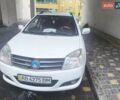 Белый Джили МК Кросс, объемом двигателя 1.5 л и пробегом 110 тыс. км за 3899 $, фото 1 на Automoto.ua