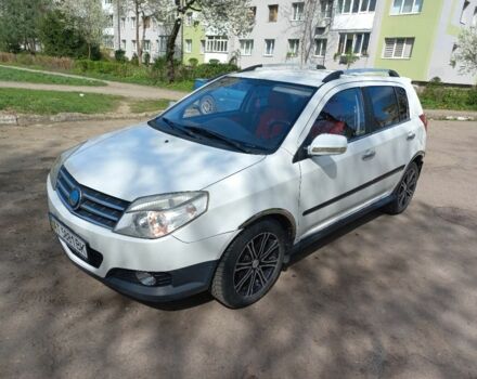 Белый Джили МК Кросс, объемом двигателя 1.5 л и пробегом 125 тыс. км за 2600 $, фото 1 на Automoto.ua