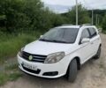 Белый Джили МК Кросс, объемом двигателя 1.5 л и пробегом 185 тыс. км за 3200 $, фото 1 на Automoto.ua