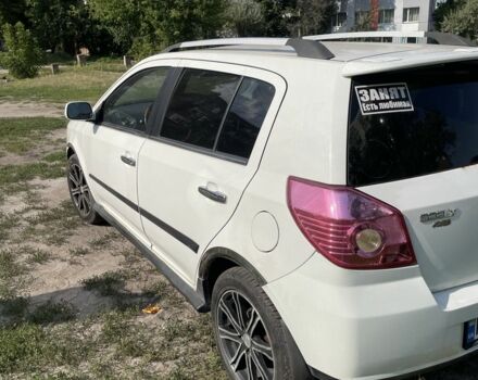 Белый Джили МК Кросс, объемом двигателя 1.5 л и пробегом 111 тыс. км за 3100 $, фото 6 на Automoto.ua