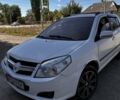 Белый Джили МК Кросс, объемом двигателя 1.5 л и пробегом 277 тыс. км за 3500 $, фото 1 на Automoto.ua