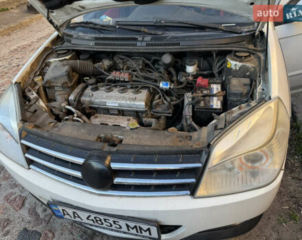 Белый Джили МК Кросс, объемом двигателя 1.5 л и пробегом 190 тыс. км за 2800 $, фото 7 на Automoto.ua