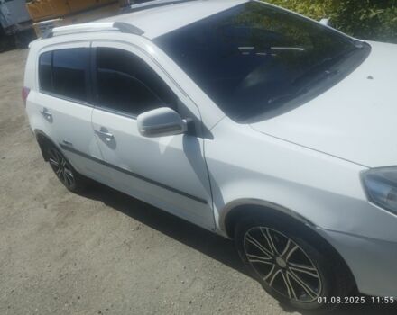 Белый Джили МК Кросс, объемом двигателя 1.5 л и пробегом 277 тыс. км за 2700 $, фото 5 на Automoto.ua