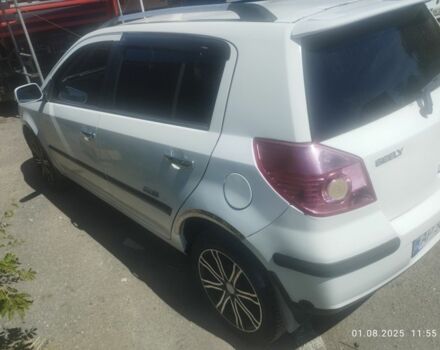 Белый Джили МК Кросс, объемом двигателя 1.5 л и пробегом 277 тыс. км за 2700 $, фото 3 на Automoto.ua