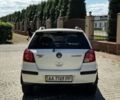 Білий Джилі МК Крос, об'ємом двигуна 1.5 л та пробігом 60 тис. км за 3504 $, фото 3 на Automoto.ua