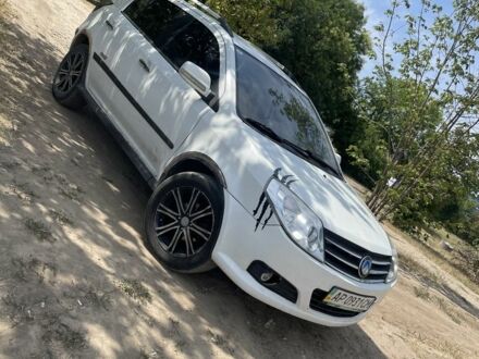Джили МК Кросс 2013 в Томаковка на Automoto.ua Белый Джили МК Кросс, объемом двигателя 1.5 л и пробегом 200 тыс. км за 3100 $, фото 1 на Automoto.ua