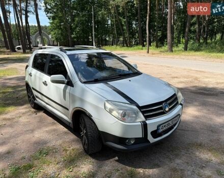 Белый Джили МК Кросс, объемом двигателя 1.5 л и пробегом 120 тыс. км за 3500 $, фото 1 на Automoto.ua
